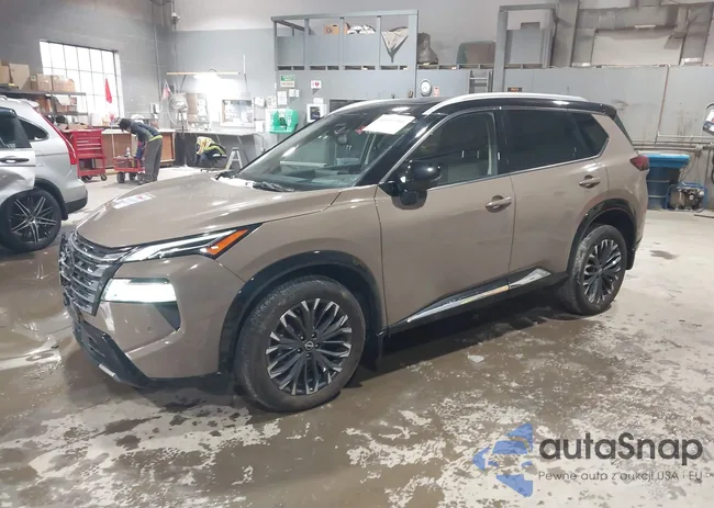 JN8BT3DD8RW250695: 44067301