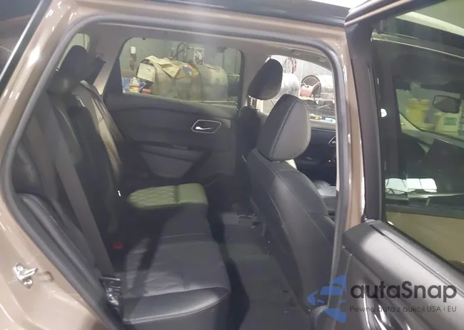 JN8BT3DD8RW250695: 44067301