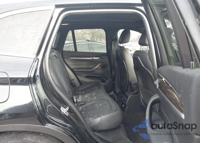 WBXHT3C38GP885280: 44067428