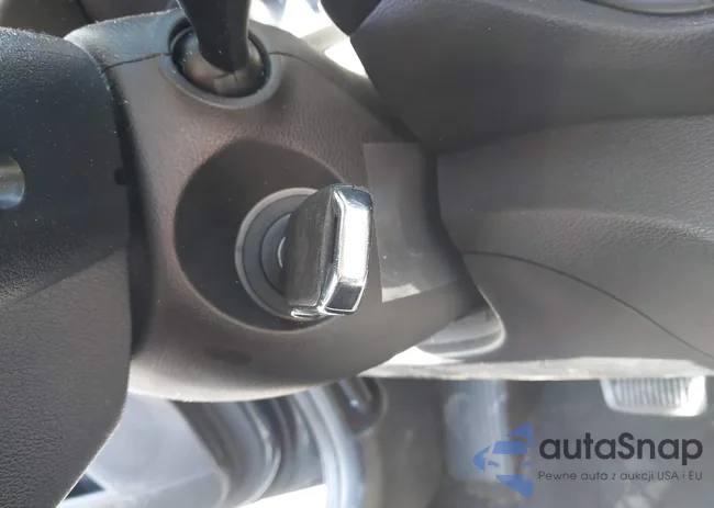 3KPF24AD1PE670588: 44067460