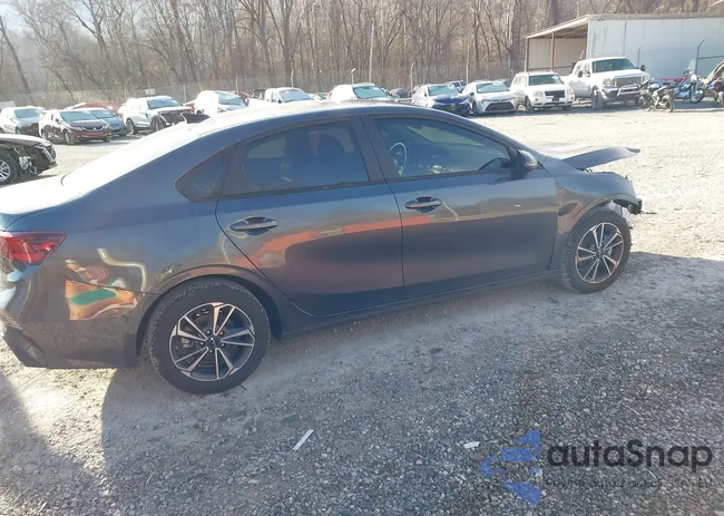 3KPF24AD1PE670588: 44067460