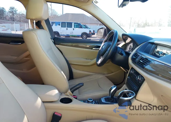 WBAVM1C57FVW56924: 44068640