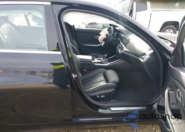 WBA5R1C58KAK10283: 44068942