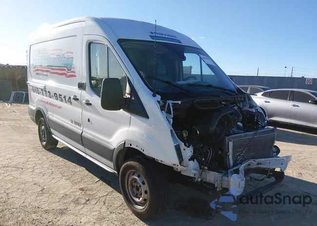 1FTYR1CM2JKA74359: 44069089