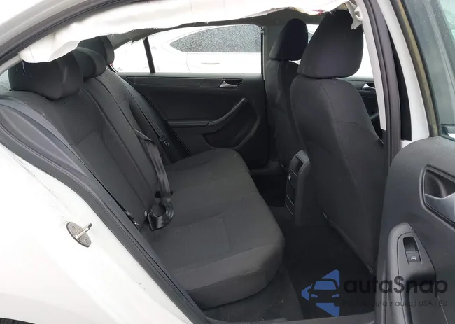 3VW267AJ3GM205534: 44068341