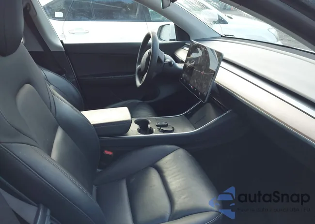 5YJYGDEE5MF077870: 44068582