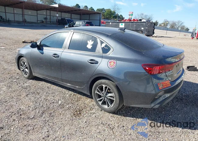 3KPF24AD7RE747774: 44069776