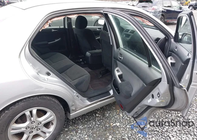 1HGCM56716A131350: 44069824