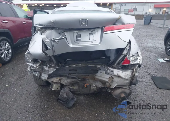 1HGCP2F84BA121534: 44069884