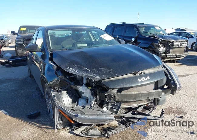 3KPF24AD3RE769724: 44069963