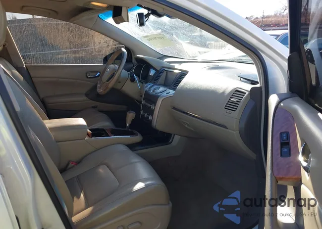 JN8AZ1MUXEW403473: 44070104