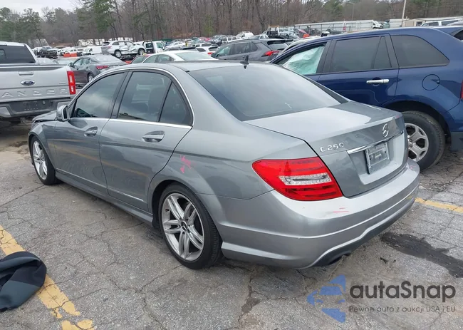 WDDGF4HB9ER311879: 44069353