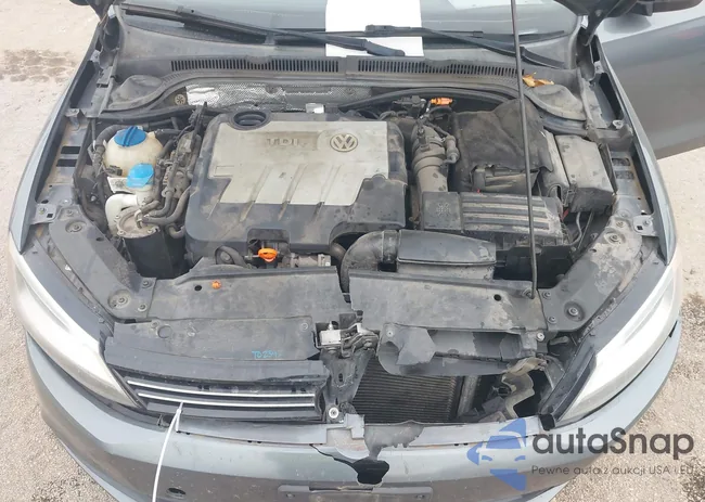 3VW3L7AJ6CM084361: 44069465