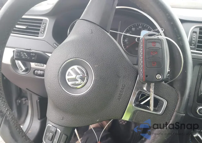 3VW3L7AJ6CM084361: 44069465