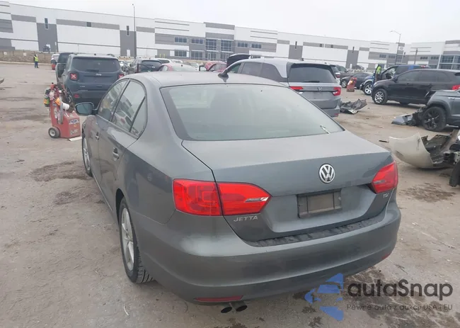 3VW3L7AJ6CM084361: 44069465