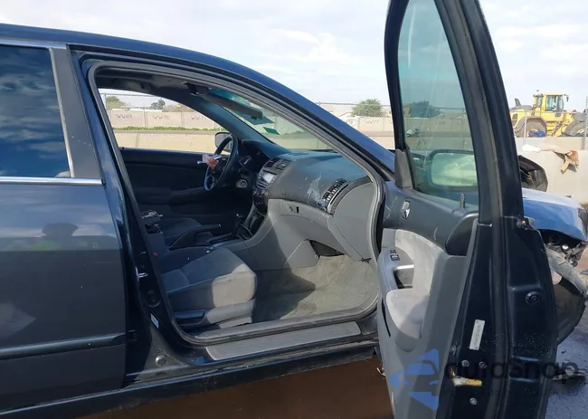 1HGCM56785A089824: 44069526