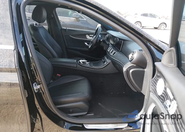 W1KZF8DB3LA834896: 44070691