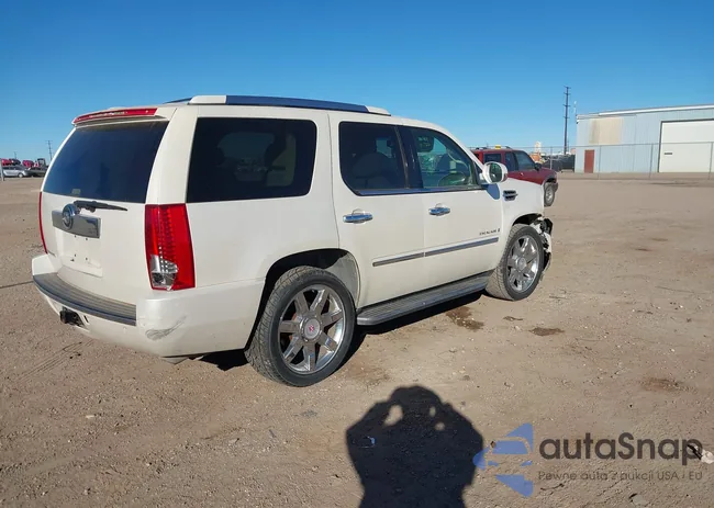 1GYEC63847R292396: 44070810