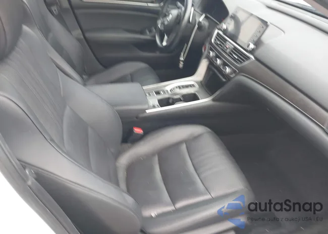 1HGCV3F55KA022058: 44070817