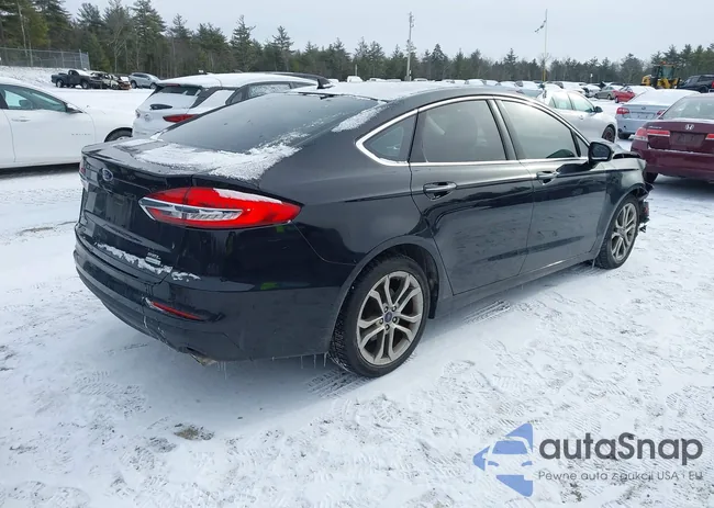 3FA6P0CD1KR149854: 44070843