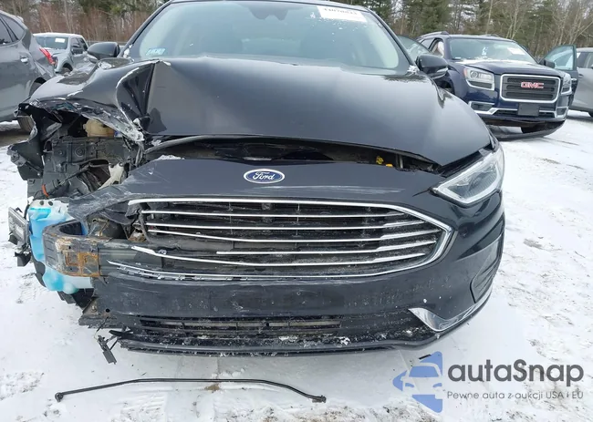 3FA6P0CD1KR149854: 44070843