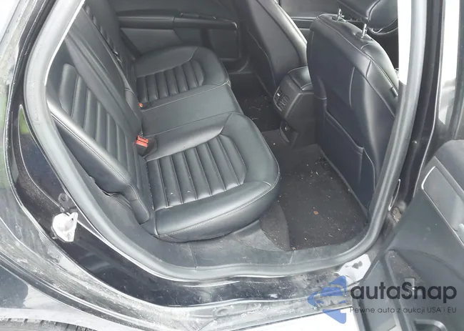 3FA6P0CD1KR149854: 44070843