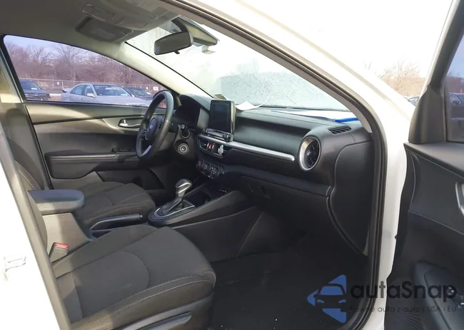 3KPF24AD4LE153490: 44070895