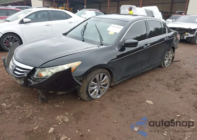 1HGCP2F83BA110895: 44071095