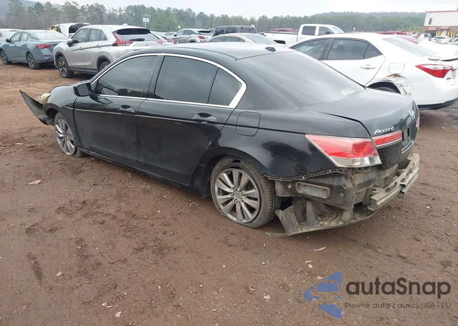 1HGCP2F83BA110895: 44071095