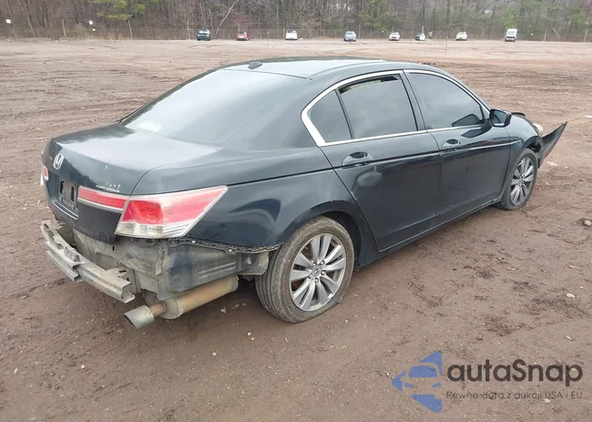 1HGCP2F83BA110895: 44071095