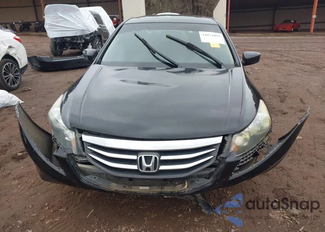 1HGCP2F83BA110895: 44071095