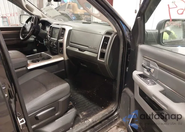 1C6RR7LT9JS274189: 44070364