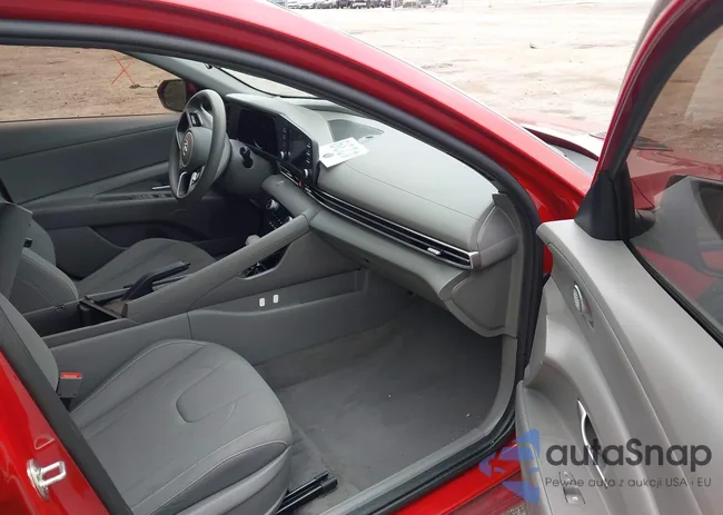 KMHLM4AGXNU216776: 44070475