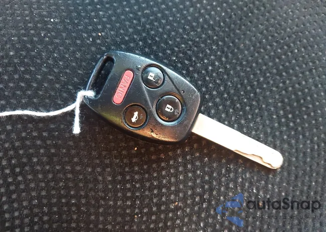 1HGCP3F74AA018335: 44070528