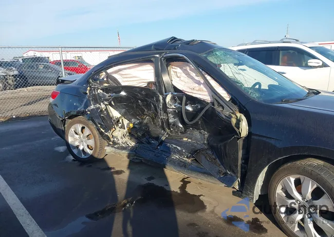 1HGCP3F74AA018335: 44070528