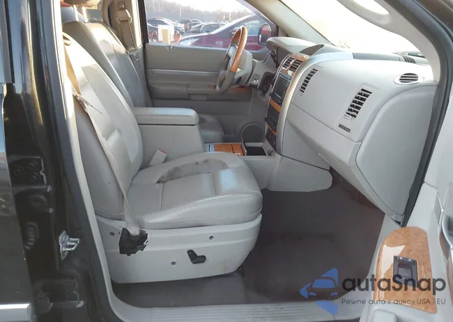 1A8HW58227F582753: 44071684