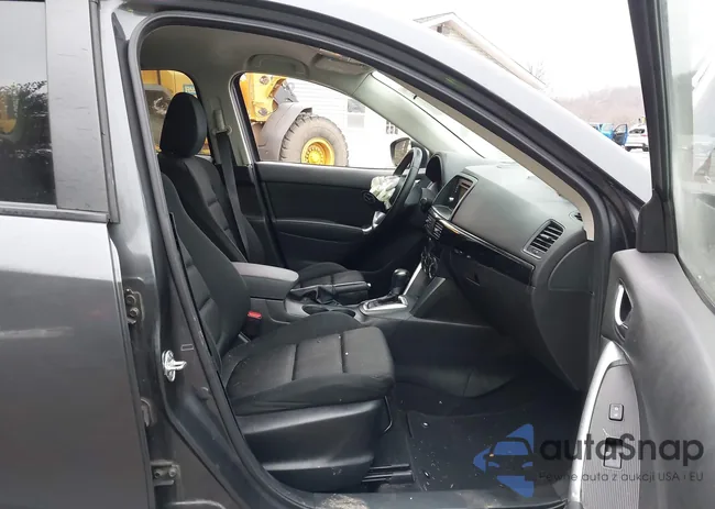 JM3KE2CY2F0525729: 44071756