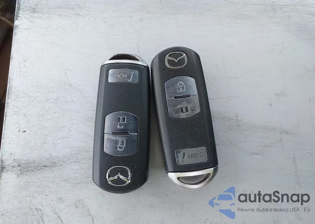 JM3KE2CY2F0525729: 44071756