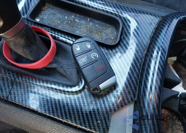 2C3CDXCT1HH623865: 44071839