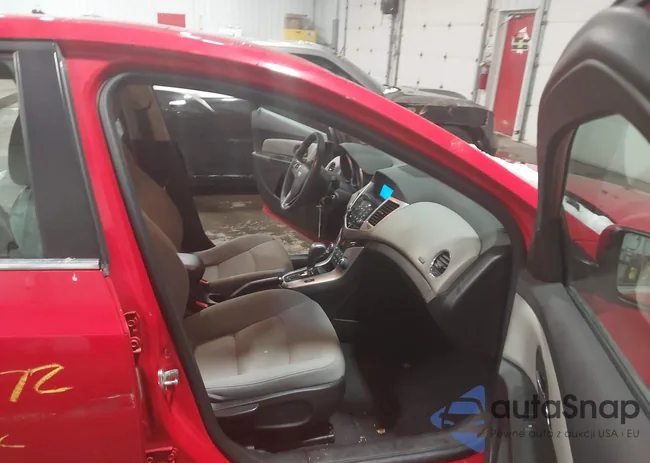 1G1PE5SB6G7180221: 44071172