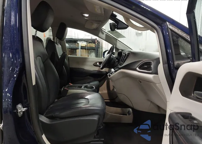 2C4RC1BGXHR756726: 44071265