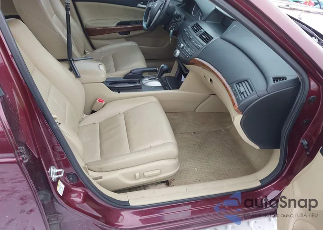 1HGCP2F81CA141046: 44071403