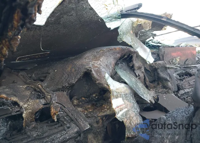 WBA8E9C5XGK604215: 44071457