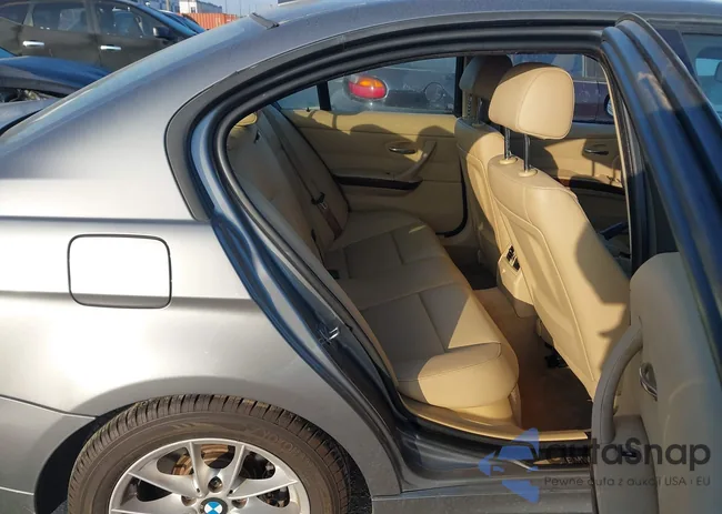 WBAPH7G51ANM54261: 44072929