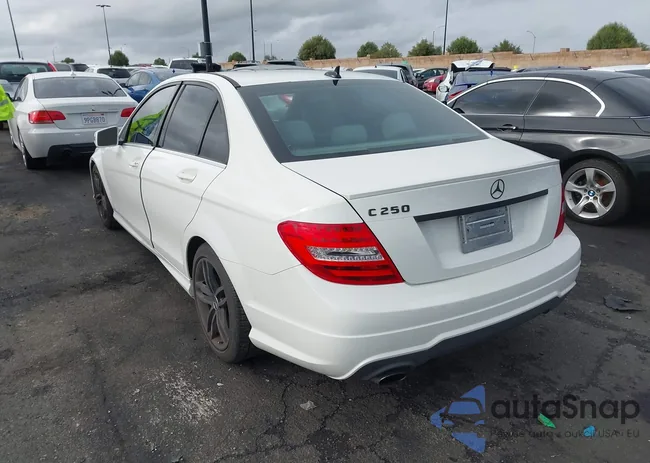 WDDGF4HBXCR200528: 44073004