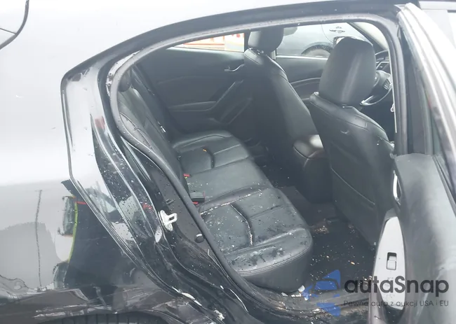 3MZBN1L32JM257727: 44073026