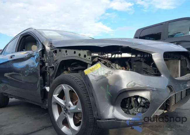 WDCTG4GB7KJ617586: 44073089