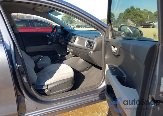 3KPA24AD4LE285238: 44072453