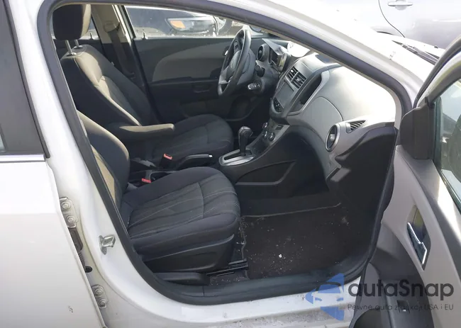 1G1JC5SH3F4148360: 44074086