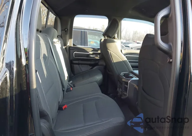 1C6SRFBT1MN683481: 44073276